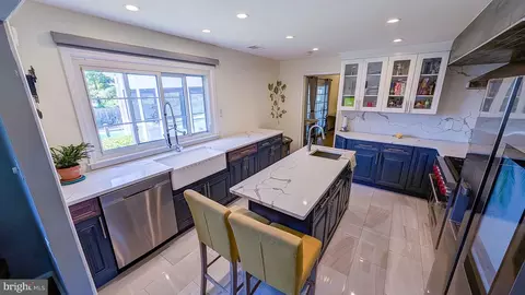 Kitchen - 9 Wolfpack Rd, Hamilton, NJ 08619 photo 2 of 3
