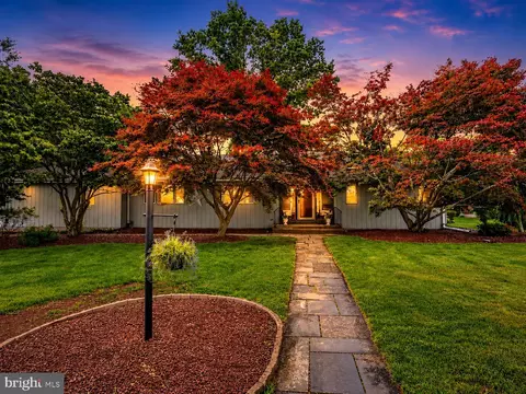 17 Azalea Way, Hamilton, NJ 08690