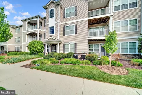 126 Timberlake Dr, Ewing, NJ 08618