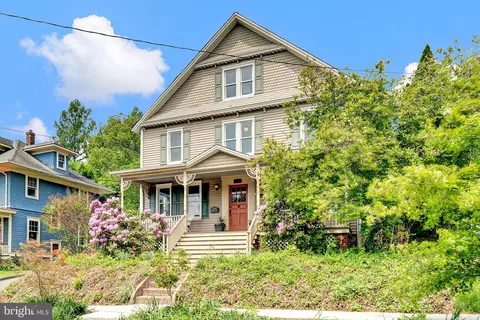 36 Hart Ave, Hopewell, NJ 08525