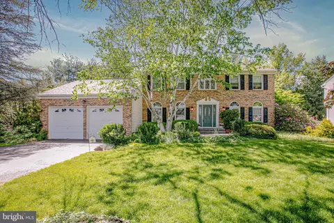 10 Stephanie Ln, Hamilton, NJ 08691