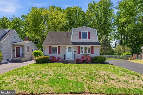 54 Longwood Dr, Hamilton, NJ 08620