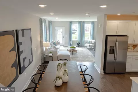 176 Leona Stewart Ln, Pennington, NJ 08534