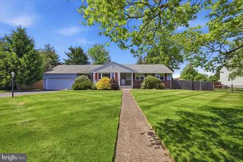 14 Mansfield Rd, Ewing, NJ 08628