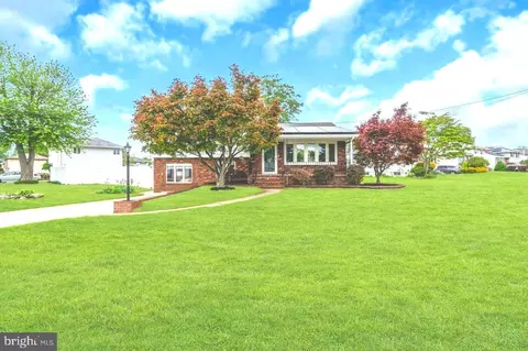 105 Gary Dr, Hamilton, NJ 08690
