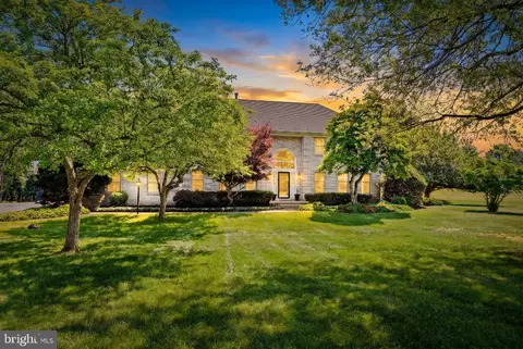 3 Haines Dr, Robbinsville, NJ 08691