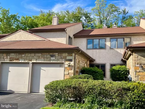 57 Woodmont Dr, Lawrence Township, NJ 08648