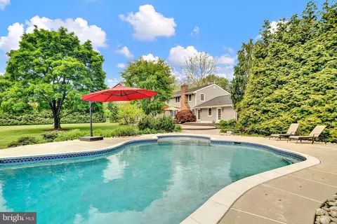 223 Lambertville Hopewell Rd, Hopewell, NJ 08525