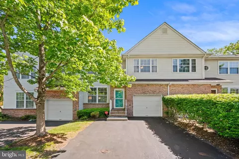 11 Fountayne Ct, Princeton, NJ 08540