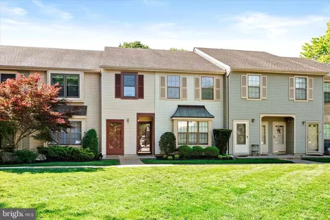88 Wyndham Pl #88, Robbinsville, NJ 08691