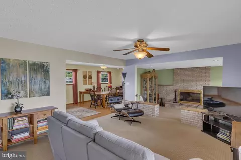 Living - 41 Endicott Rd, Hamilton, NJ 08690 photo 3 of 3
