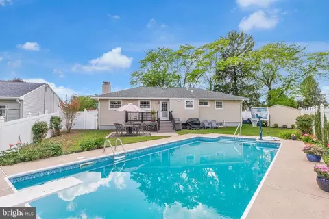 Exterior - 41 Endicott Rd, Hamilton, NJ 08690 photo 5 of 12