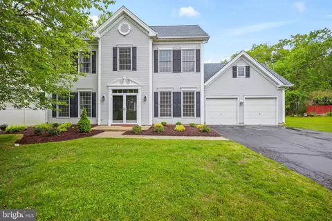 19 Larchmont Ct, Pennington, NJ 08534