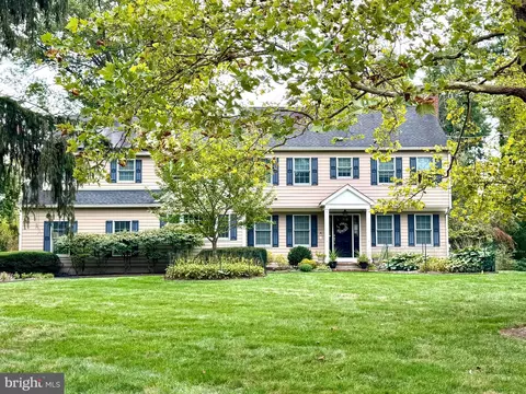 6 Forrest Blend Dr, Titusville, NJ 08560