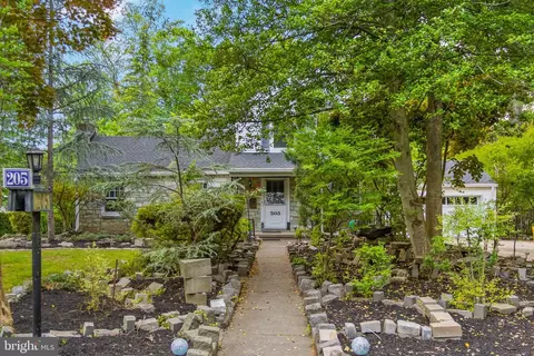 205 Cornwall Ave, Trenton, NJ 08618