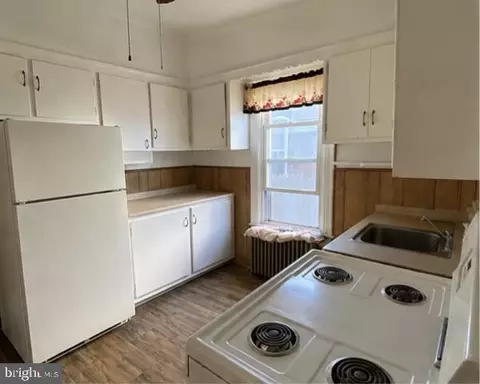 27 Kent St, Trenton, NJ 08611