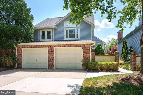 5 Hampstead Ct, Princeton, NJ 08540