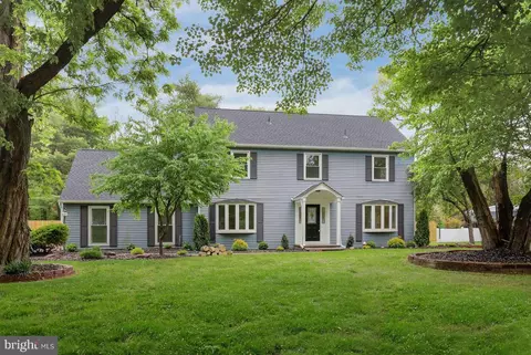 24 Riverview Dr, Ewing, NJ 08628