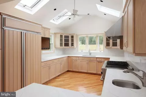 Kitchen - 24 Riverview Dr, Ewing, NJ 08628 photo 2 of 4