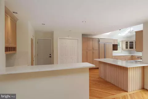 Entry Way - 24 Riverview Dr, Ewing, NJ 08628 photo 2 of 2