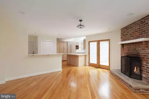 Living - 24 Riverview Dr, Ewing, NJ 08628 photo 1 of 4