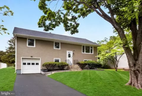 216 Sunset Ave, Hightstown, NJ 08520