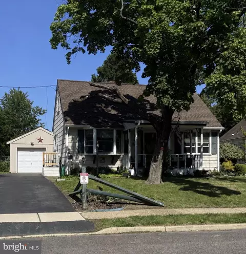 49 Longwood Dr, Hamilton, NJ 08620