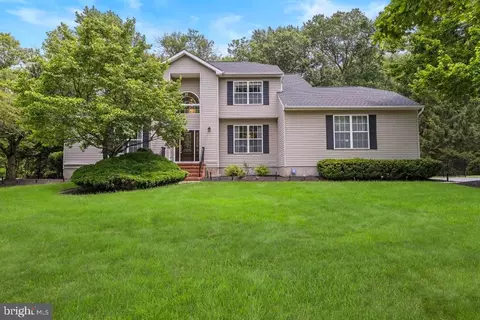 15 Arnold Ln, Robbinsville, NJ 08691