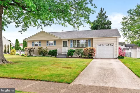 857 Estates Blvd, Hamilton, NJ 08690