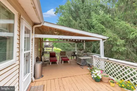 Exterior - 23 Willis Dr, Ewing, NJ 08628 photo 6 of 10