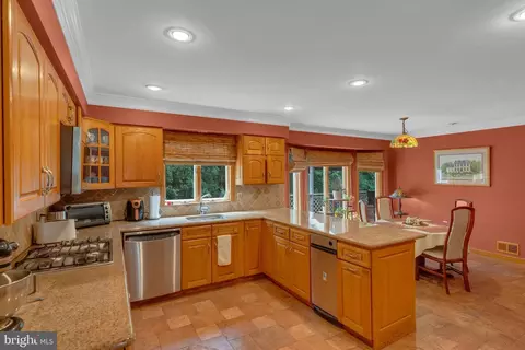 Kitchen - 23 Willis Dr, Ewing, NJ 08628 photo 2 of 4