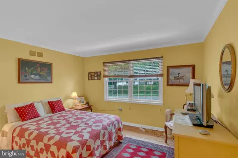 Bedroom - 23 Willis Dr, Ewing, NJ 08628 photo 4 of 6