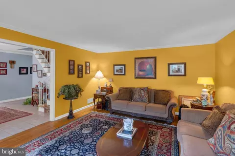 Living - 23 Willis Dr, Ewing, NJ 08628 photo 3 of 4