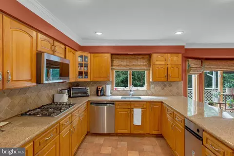 Kitchen - 23 Willis Dr, Ewing, NJ 08628 photo 4 of 4