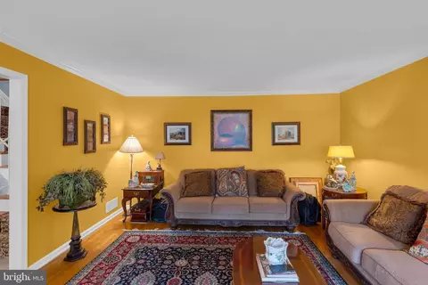 Living - 23 Willis Dr, Ewing, NJ 08628 photo 2 of 4