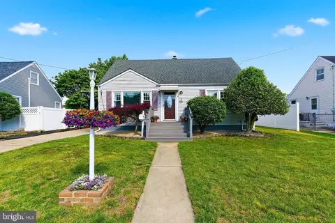20 Kenwood Ter, Hamilton, NJ 08610