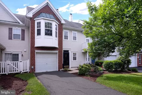 408 Amberleigh Dr, Pennington, NJ 08534