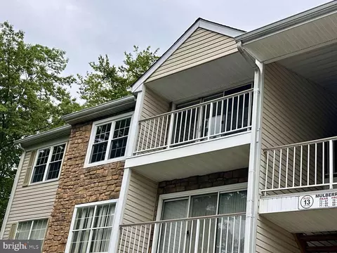 70 Mulberry Ct, Trenton, NJ 08619