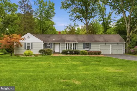 87 Rollingmead St, Princeton, NJ 08540