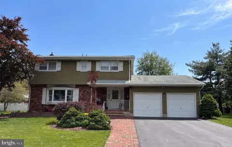 10 Sandtown Ter, Hamilton, NJ 08690