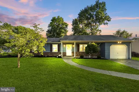 11 Misty Morn Ln, Ewing, NJ 08638