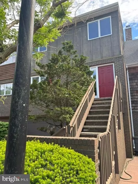 3 Astor Ct, Princeton, NJ 08540