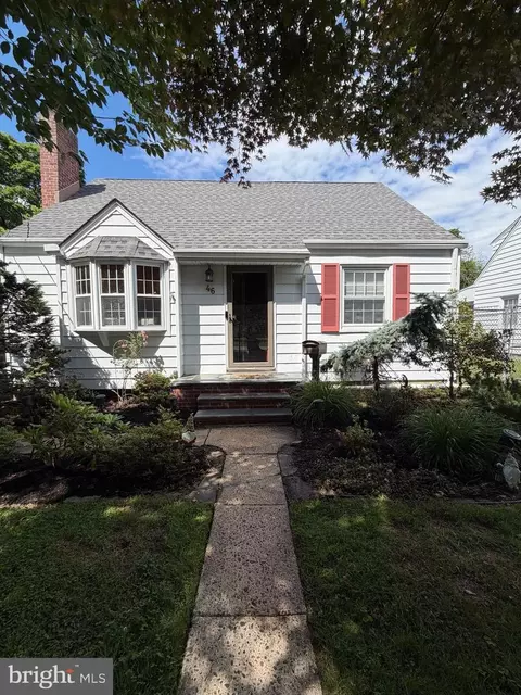 46 Grandview Ave, Hamilton, NJ 08620