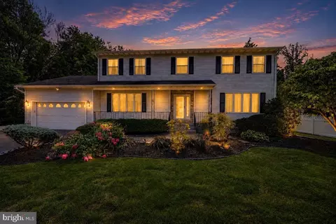 3 Leshin Ln, Hightstown, NJ 08520
