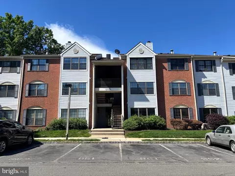27 Joyner Ct, Lawrenceville, NJ 08648
