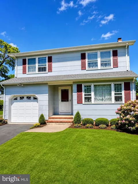 12 Angelique Ct, Hamilton, NJ 08619