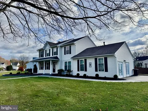 6 Trellis Way, Robbinsville, NJ 08691