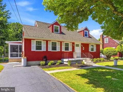 217 Nancy Ln, Ewing, NJ 08638