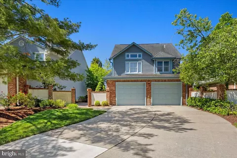 7 Fieldwood Ct, Princeton, NJ 08540