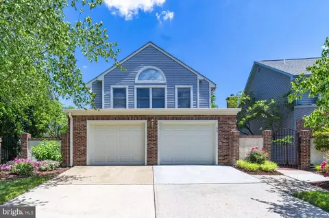 30 Stonebridge La, Princeton, NJ 08540